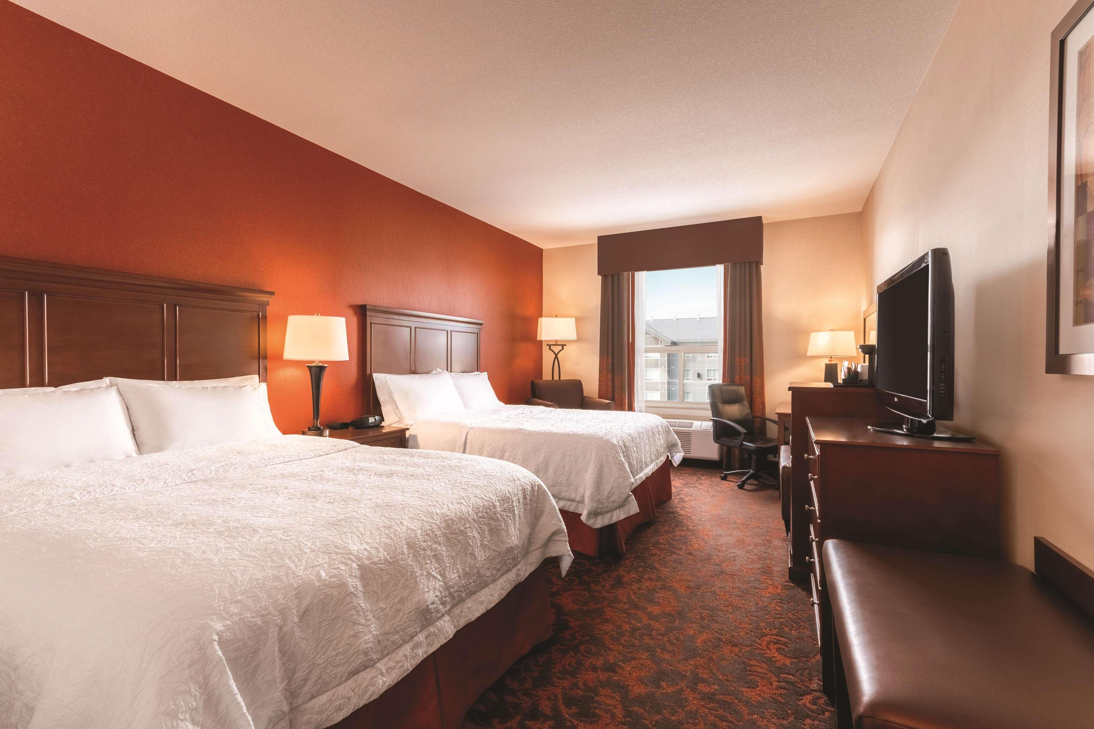Hampton Inn By Hilton Edmonton South Екстериор снимка