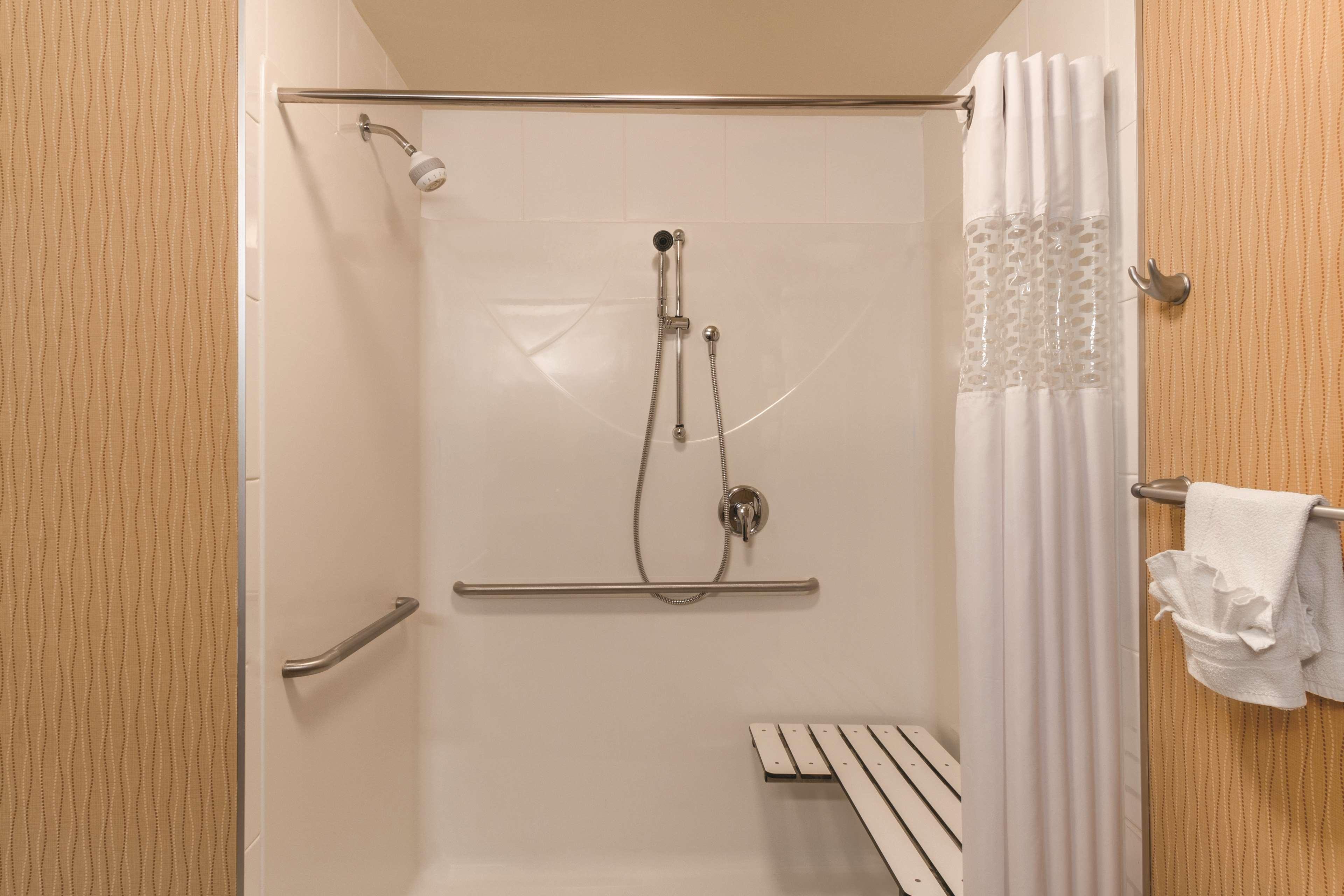 Hampton Inn By Hilton Edmonton South Екстериор снимка