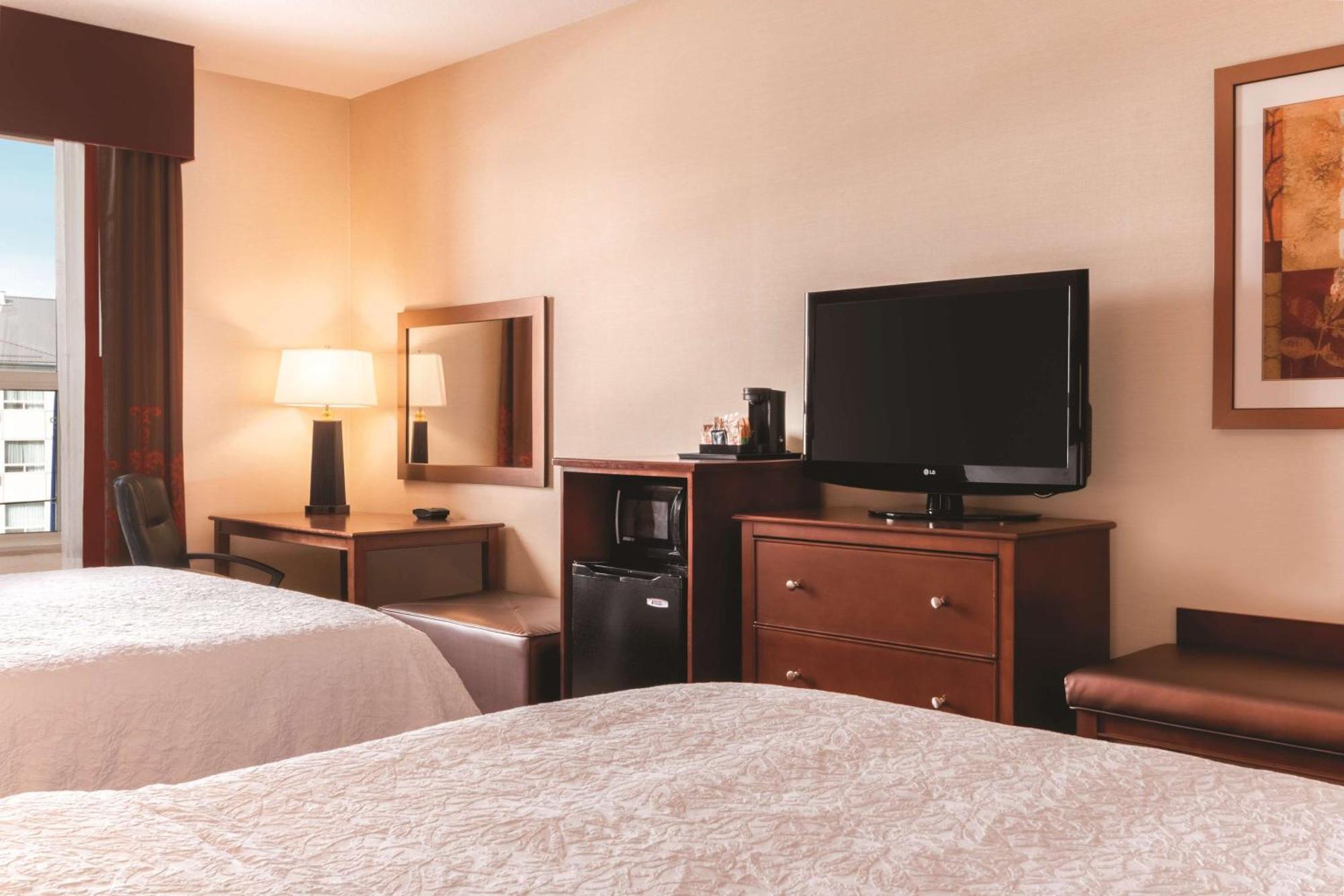 Hampton Inn By Hilton Edmonton South Екстериор снимка