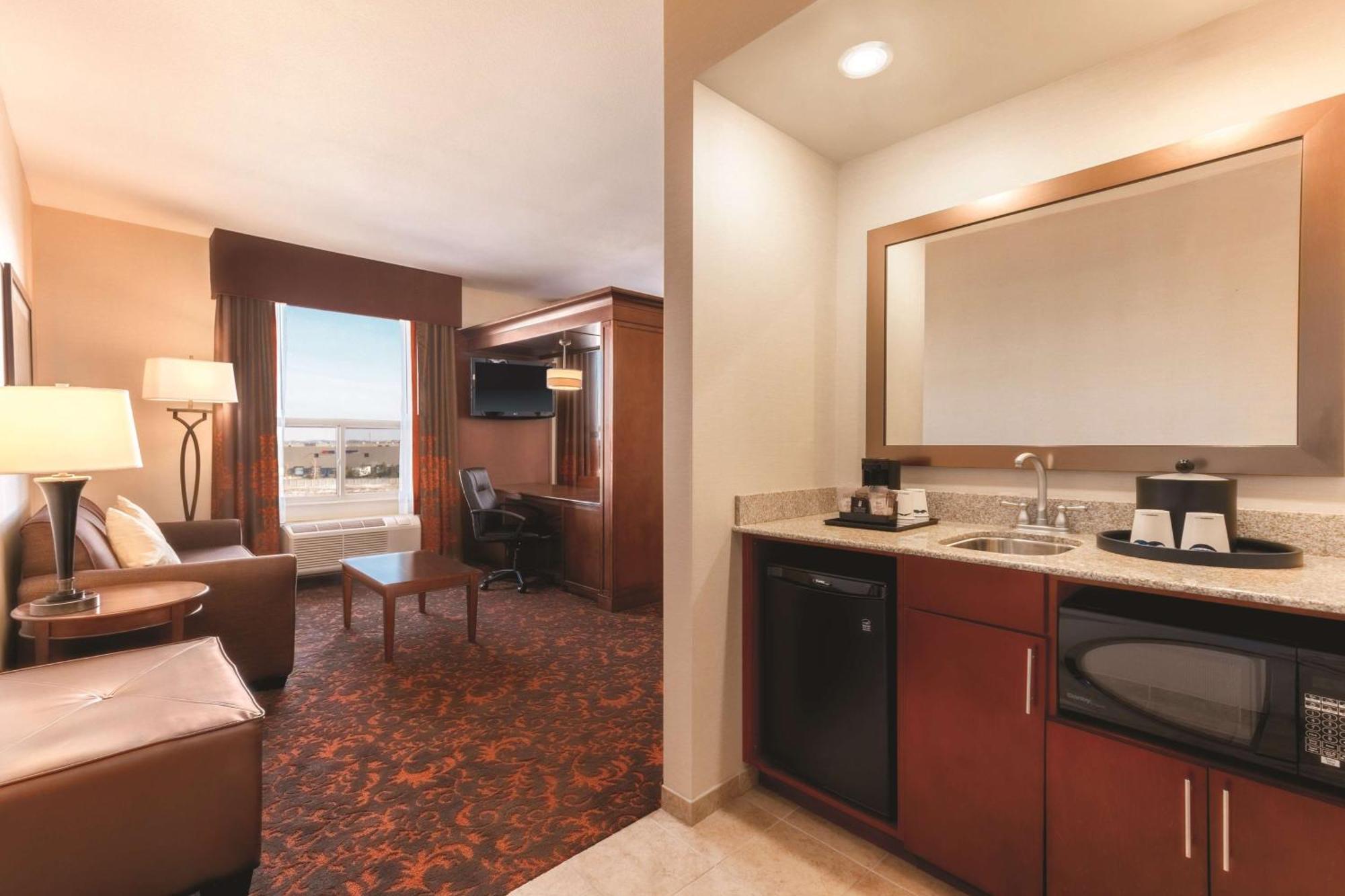 Hampton Inn By Hilton Edmonton South Екстериор снимка