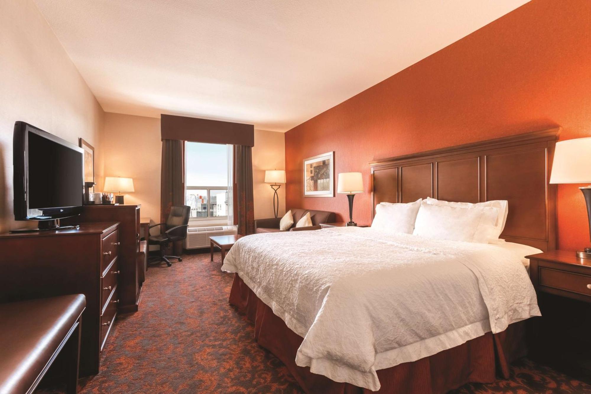 Hampton Inn By Hilton Edmonton South Екстериор снимка