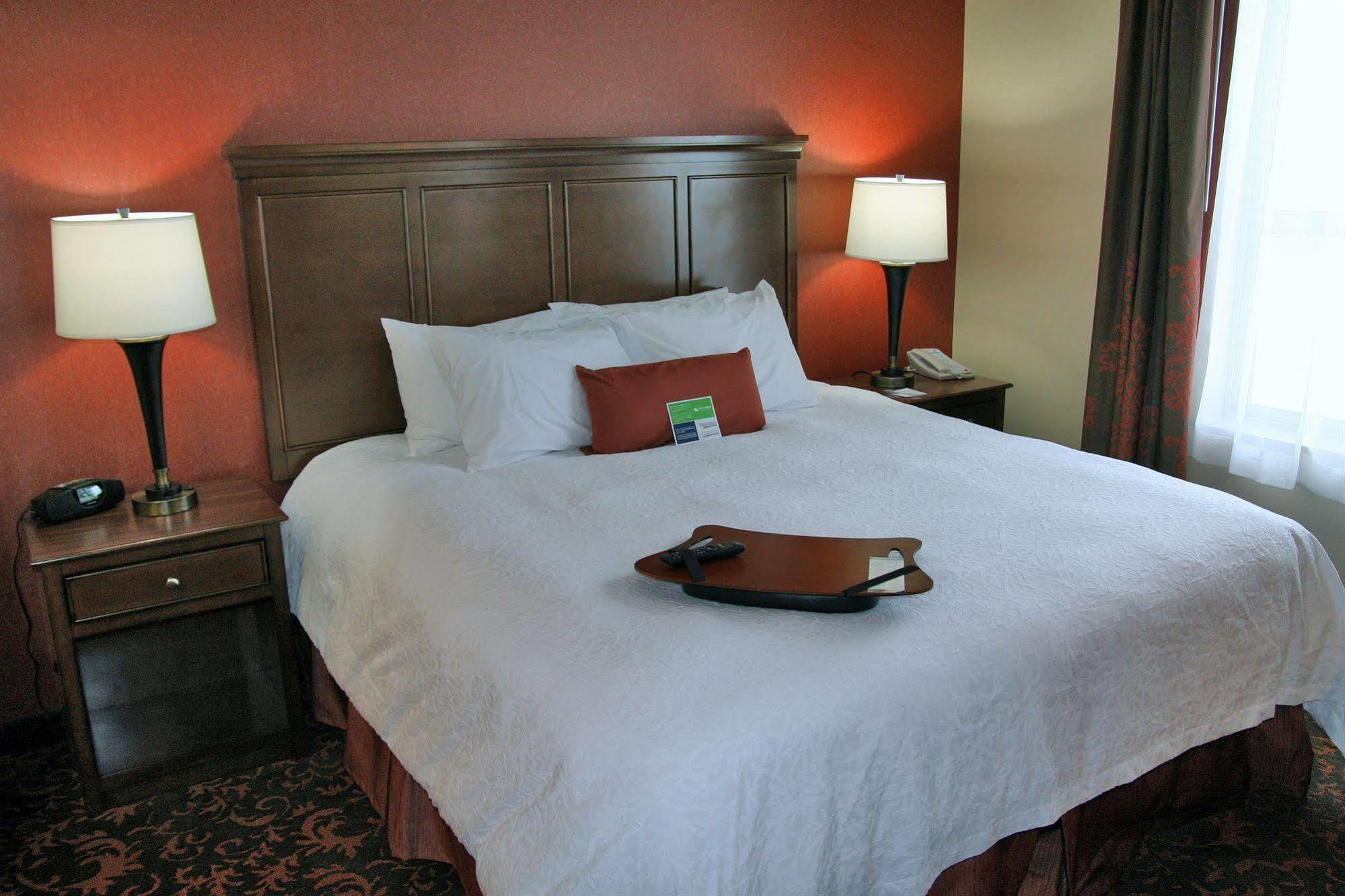 Hampton Inn By Hilton Edmonton South Екстериор снимка