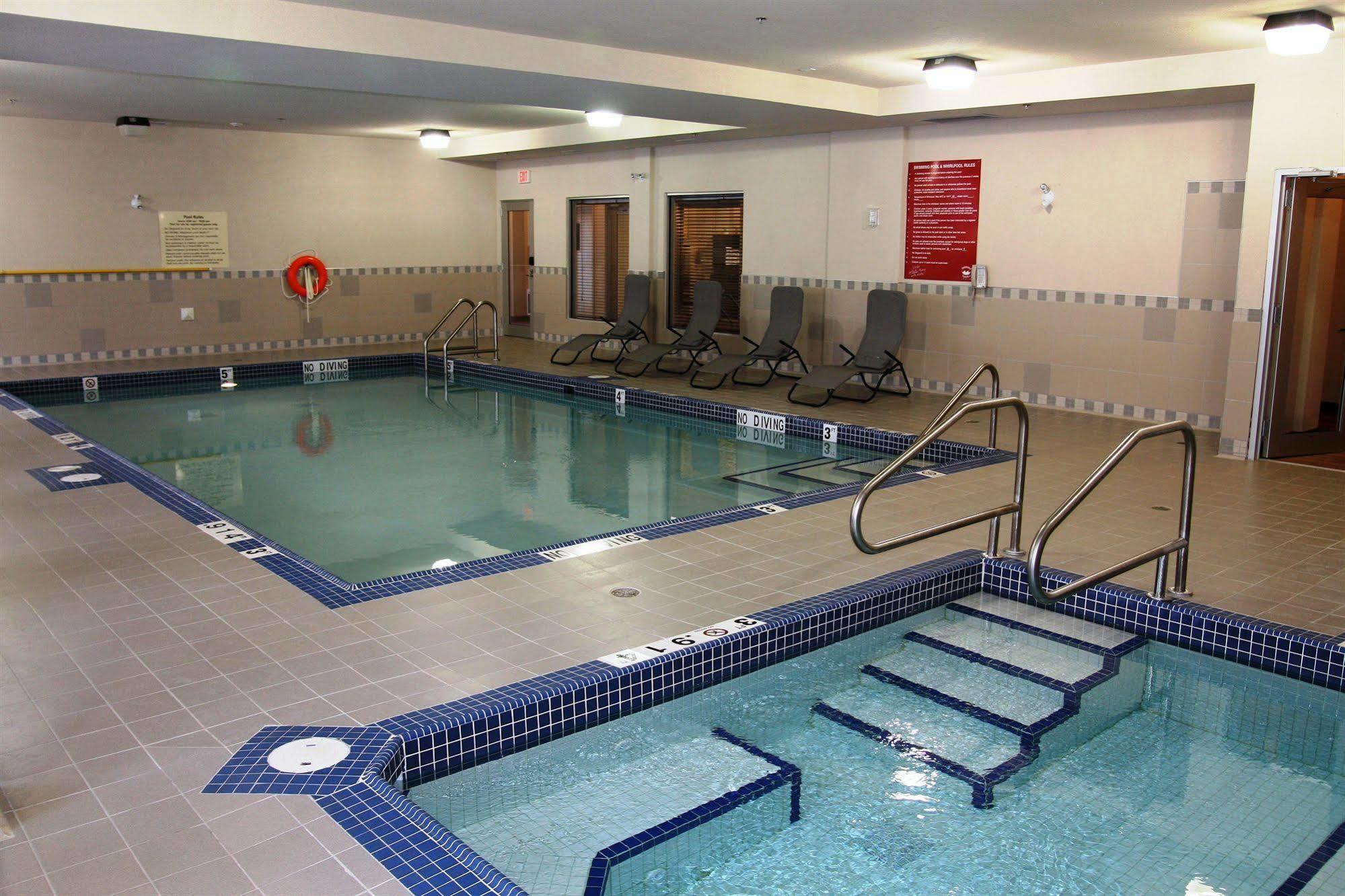 Hampton Inn By Hilton Edmonton South Екстериор снимка