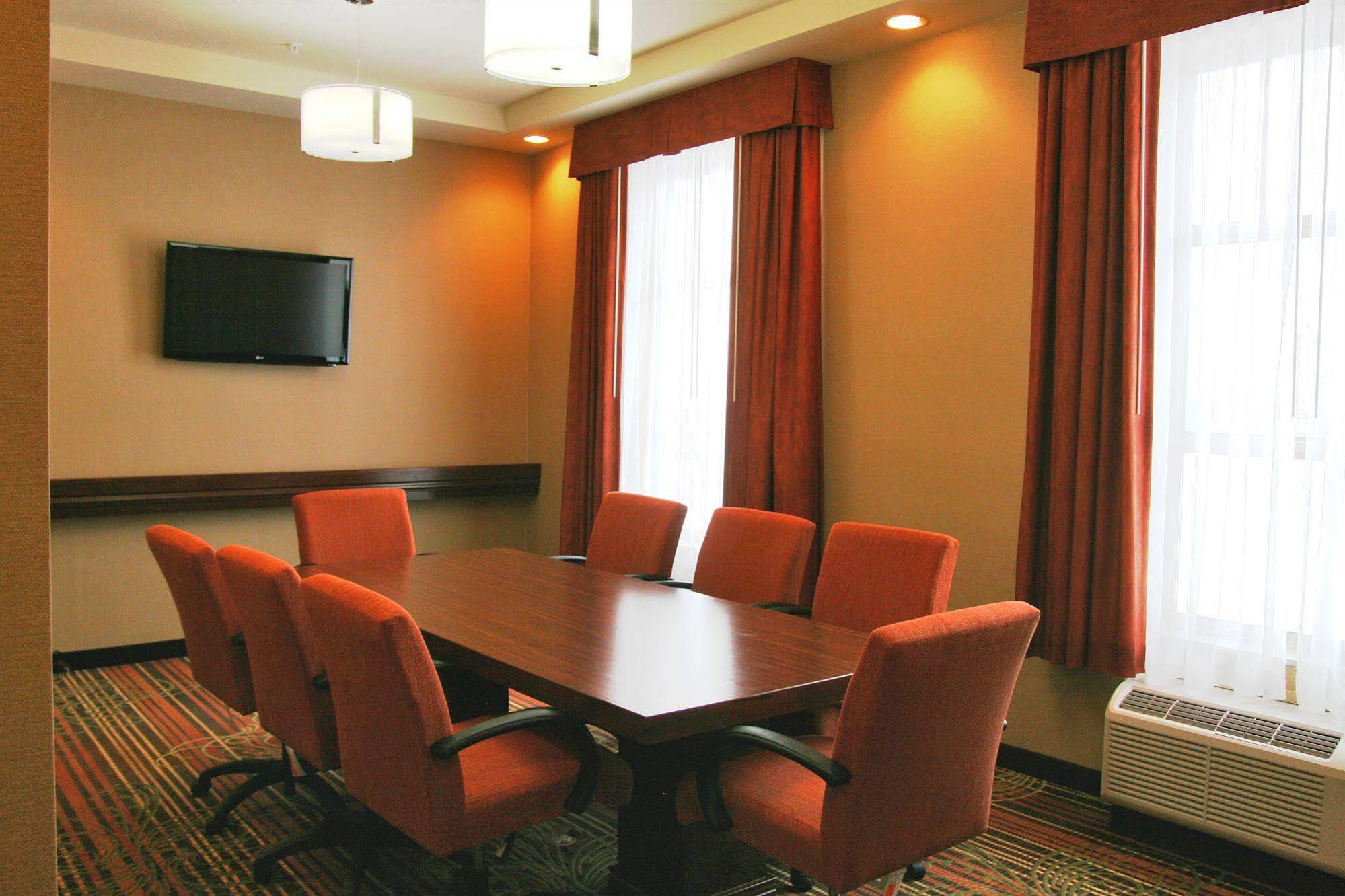 Hampton Inn By Hilton Edmonton South Екстериор снимка