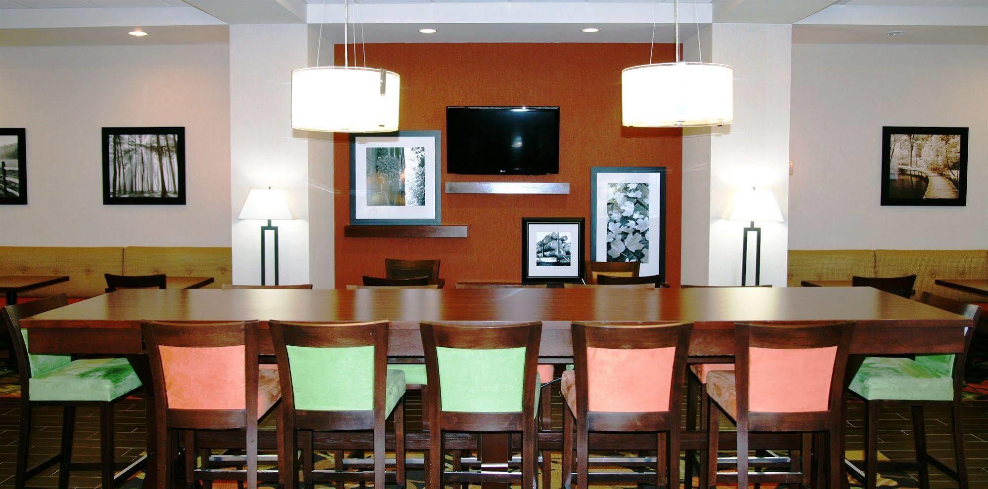 Hampton Inn By Hilton Edmonton South Екстериор снимка